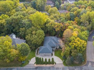 5904 Blackberry Trl, Inver Grove Heights, MN 55076