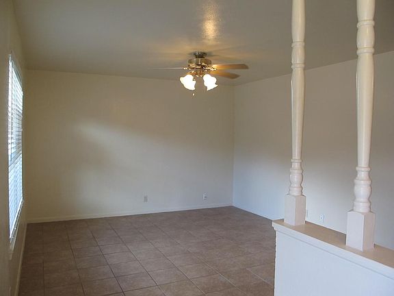 3rd image of 306 Mockingbird Ln