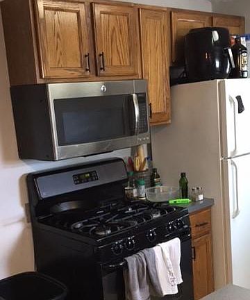 4th image of 5030 Forest Ave