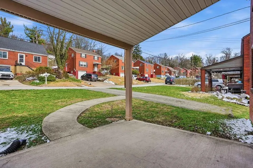 3 bed, 1100 sqft, $1,650 — Photo 2
