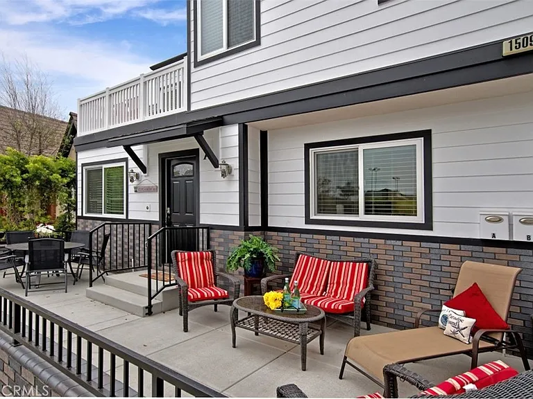 1509 E Balboa Blvd #A — Photo 2