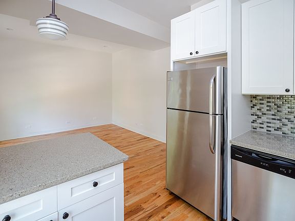 4th image of 1716 W North Ave #2