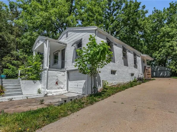 4705 N Brighton Ave, Kansas City, MO 64117