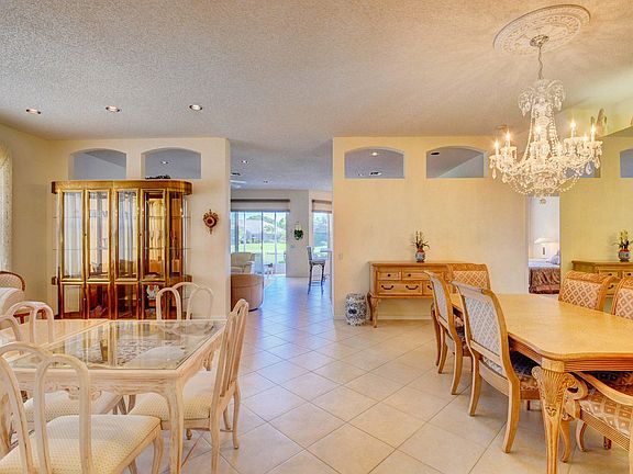 5th image of 11286 Vivero Ave