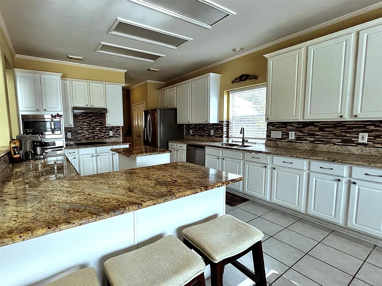 403 Green Stone Ct — Photo 6