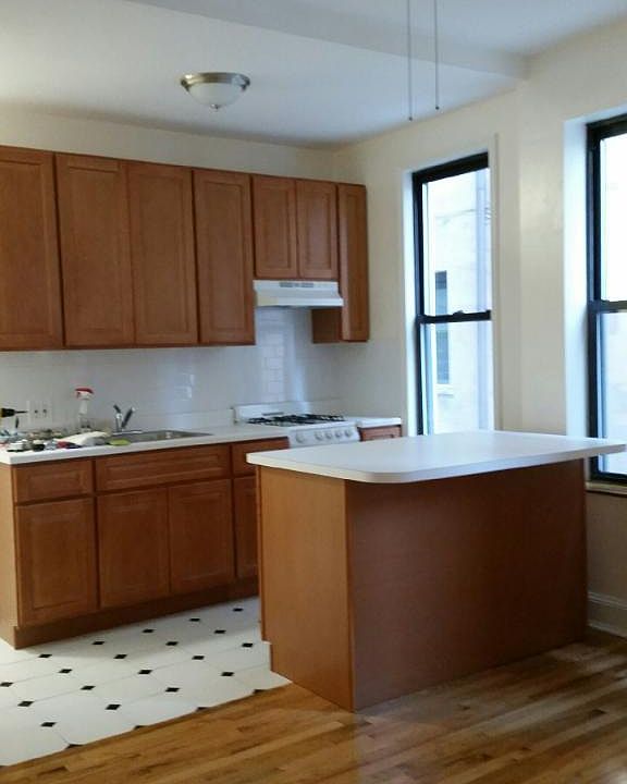 1st image of 2328 28th Ave APT 1F