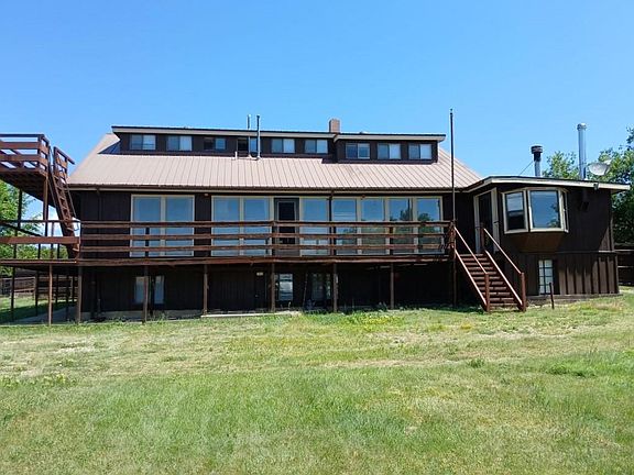 2nd image of 520 6th E