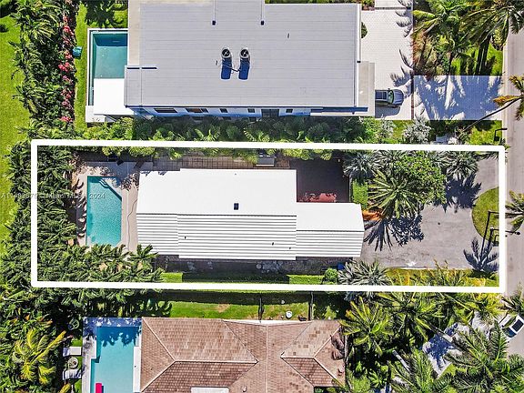 2nd image of 605 Golden Beach Dr