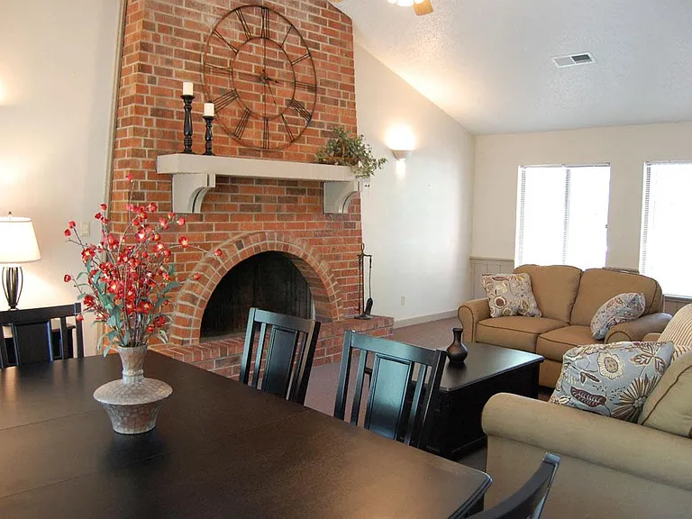 Old Farm Apartments — Photo 42