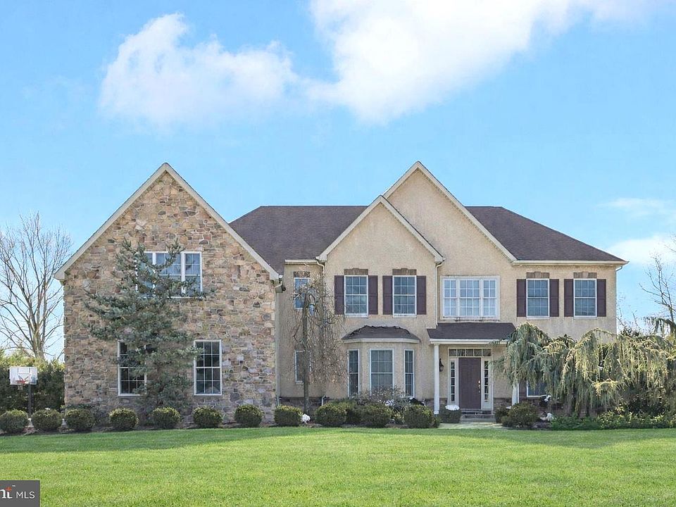 1st image of 2902 Pickertown Rd