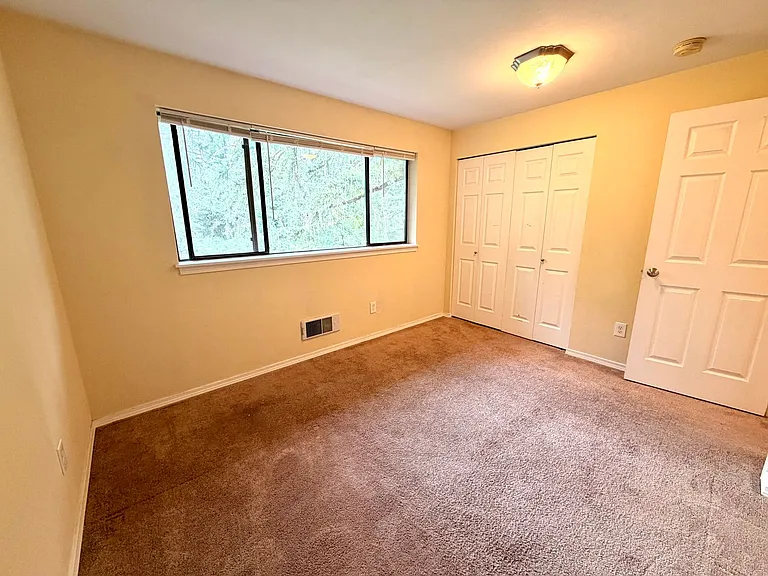 American Lake Townhomes — Photo 29