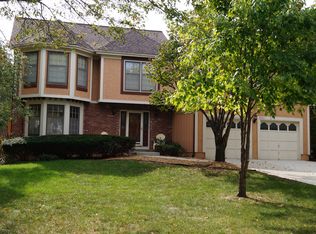 8331 Oakview Cir, Lenexa, KS 66215