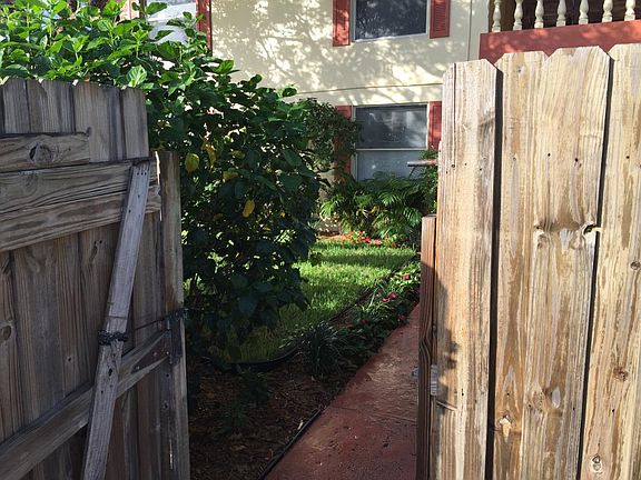 3rd image of 21 Kentucky Ave