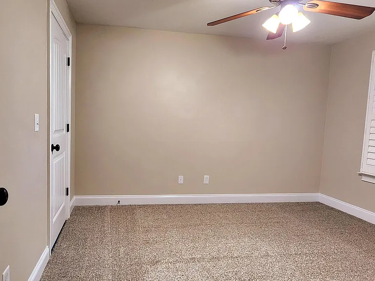9512 Berwick Ct — Photo 17
