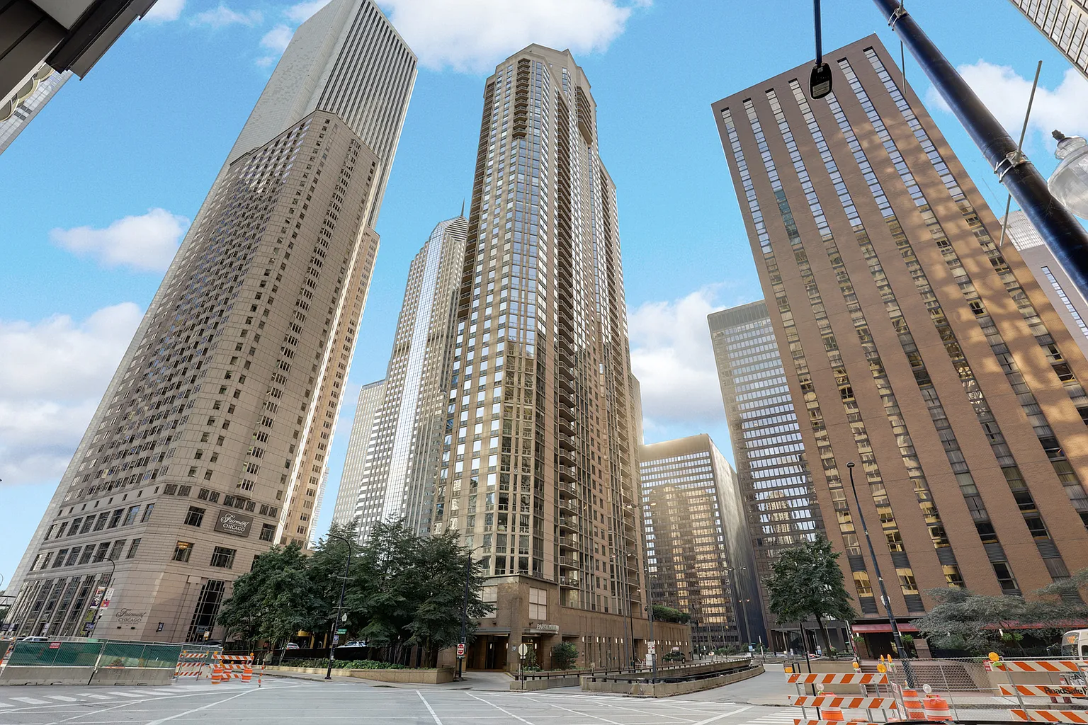 222 N Columbus Dr APT 1510 photo 1