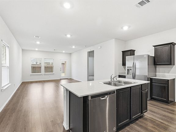 5th image of 3233 Perman Dr