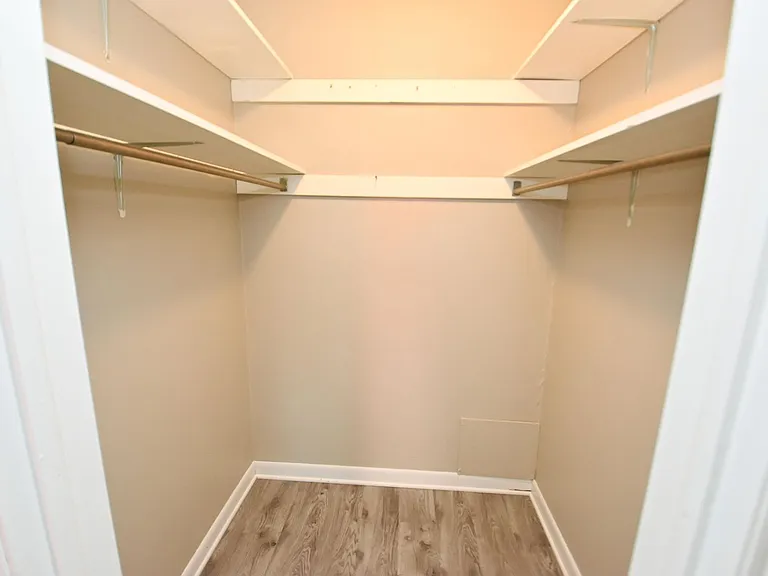 1023 Oakland St — Photo 13