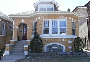 1st image of 5221 W Oakdale Ave