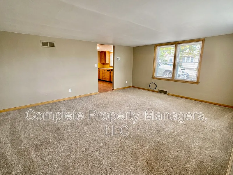 1 bed, 1.0 bath, 750 sqft, $825 — Photo 1