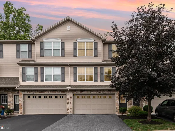 9073 Joyce Ln, Hummelstown, PA 17036