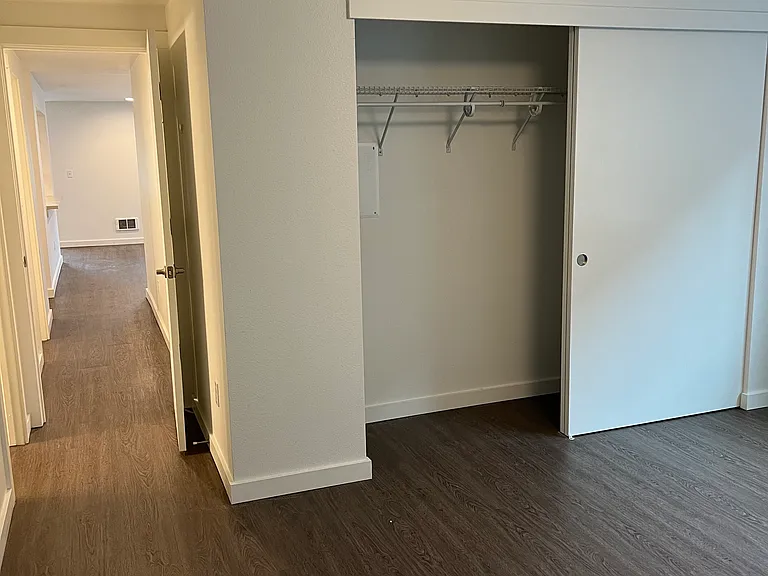 316 13th Ave E #304 — Photo 9