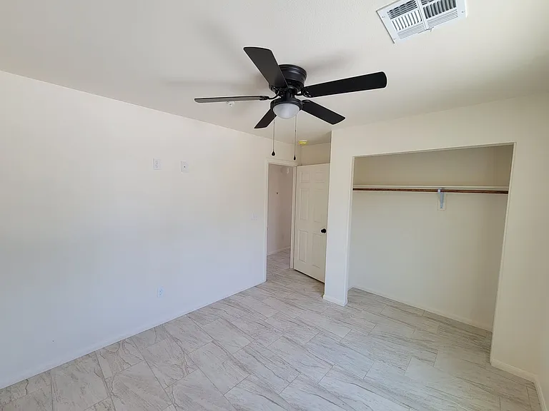 933 Rockwood Ave — Photo 6