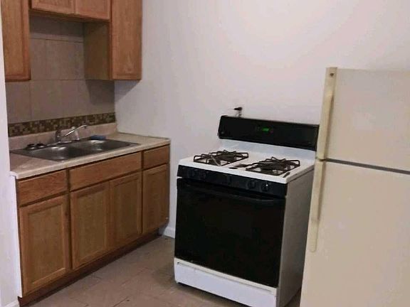 4th image of 12133 Wildemere St