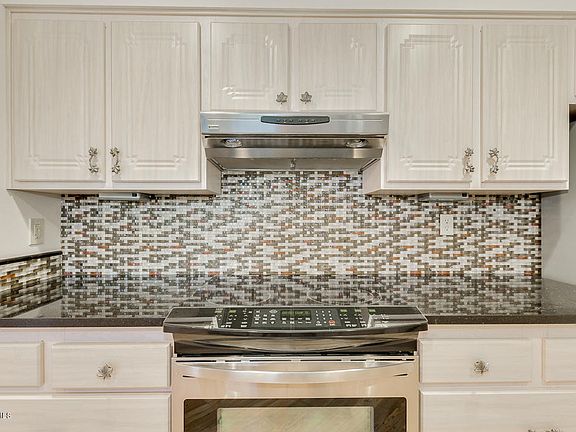 3rd image of 9510 W Cedar Hill Cir N
