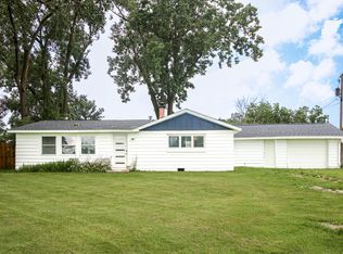 18528 Pardee Rd, Galien, MI 49113