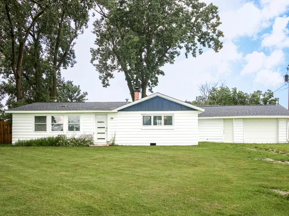 18528 Pardee Rd, Galien, MI 49113