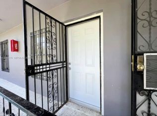 752 NW 4th St APT 5, Miami, FL 33128