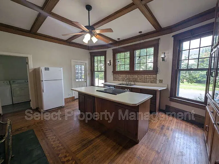 1025 Crescent Ave — Photo 11