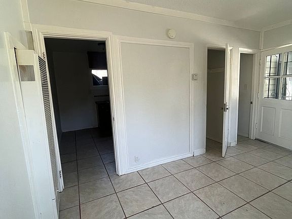 5th image of 1609-1611 Gundry Ave