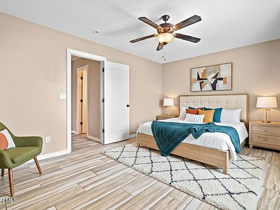 4th image of 12968 Enrique Gomez Ln