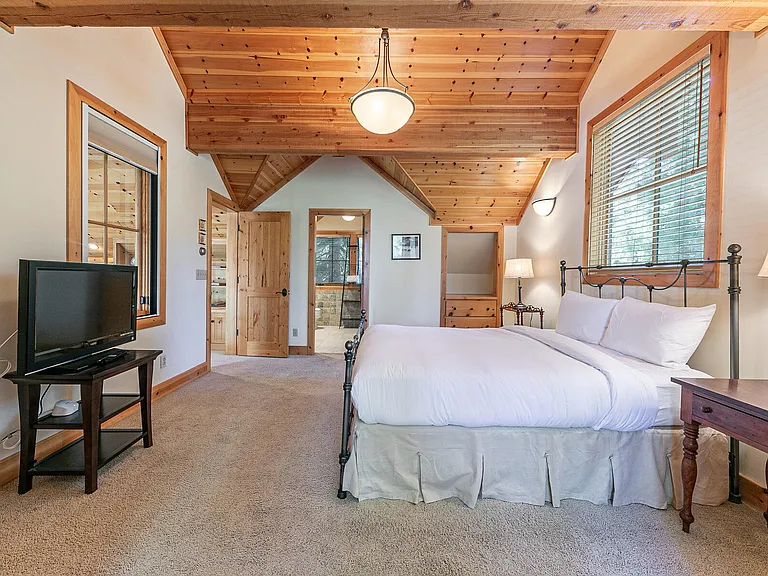 8520 Lahontan Dr — Photo 22