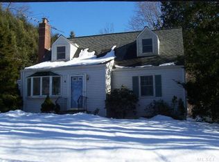 10 Linda Pl, Huntington, NY 11743