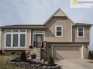 19998 Palisade St, Spring Hill, KS 66083