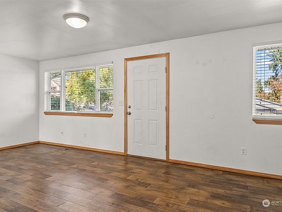 5th image of 1126 E 51st Street