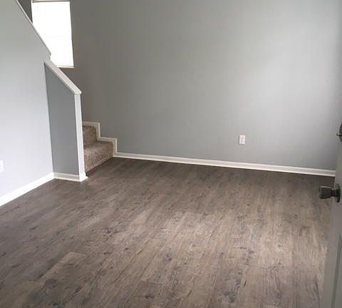 3rd image of 536 S Champion Ave
