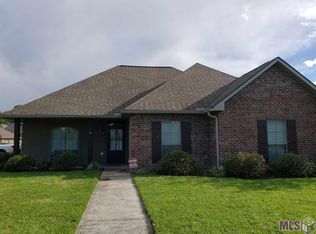 10688 Hollow Creek Ct, Denham Springs, LA 70726