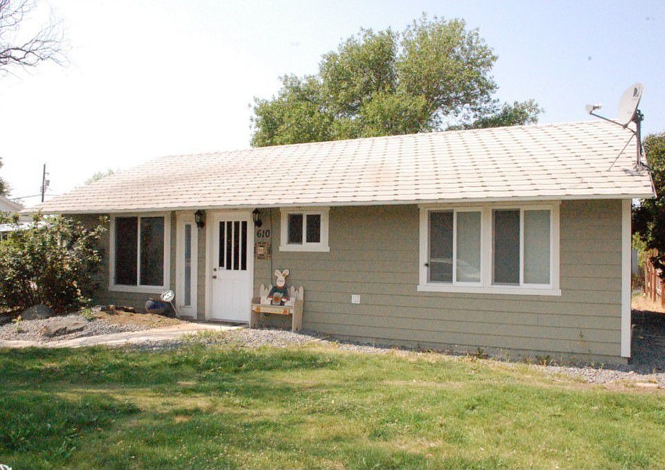 1st image of 610 S Clover Dr