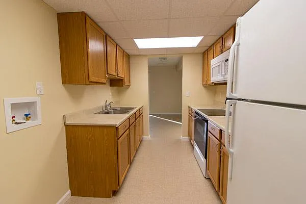 3 bed, 1.5 bath, 1320 sqft, $1,500 — Photo 4