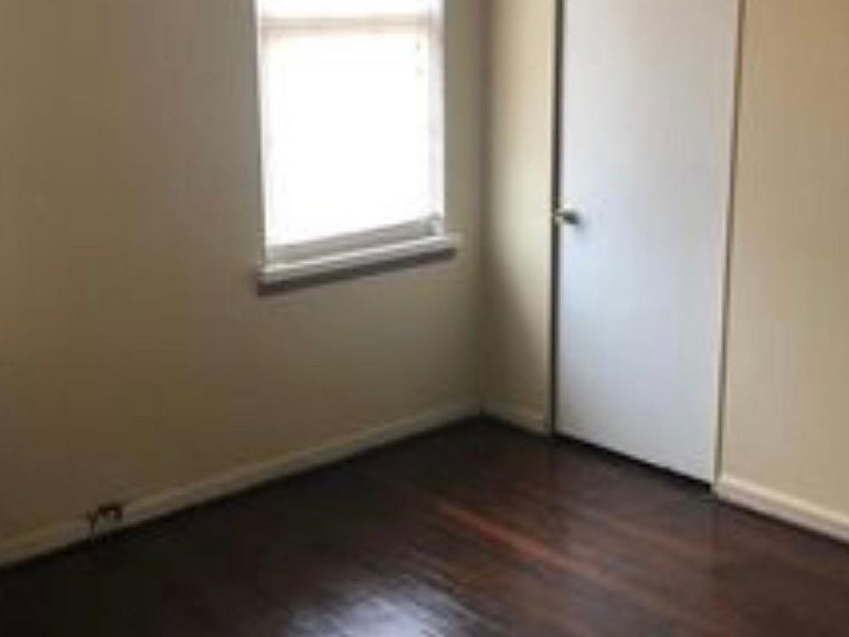 2nd image of 2910 Erdman Ave