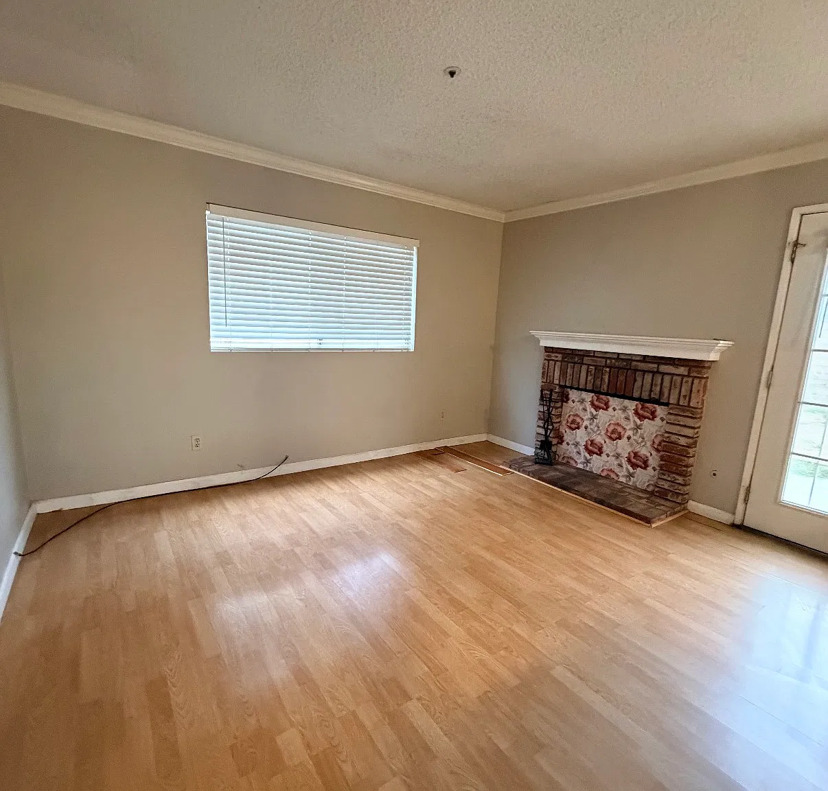 3 bed, 2.5 bath, 1712 sqft, $3,500 — Photo 2