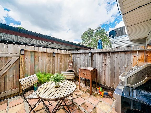 5th image of 10611 Hazelhurst Dr