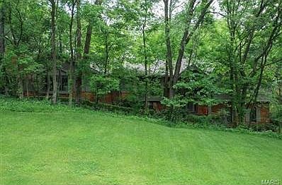 3rd image of 256 Hewlett Ct