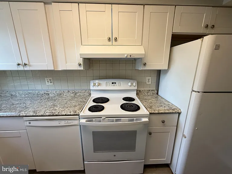 2910 Willston Pl #202 — Photo 5