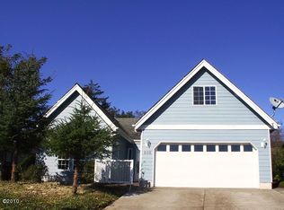335 NE 70th St, Newport, OR 97365
