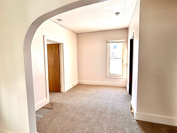 5th image of 514 Van Buren St