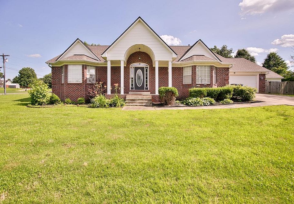 1st image of 438 Brittany Ln